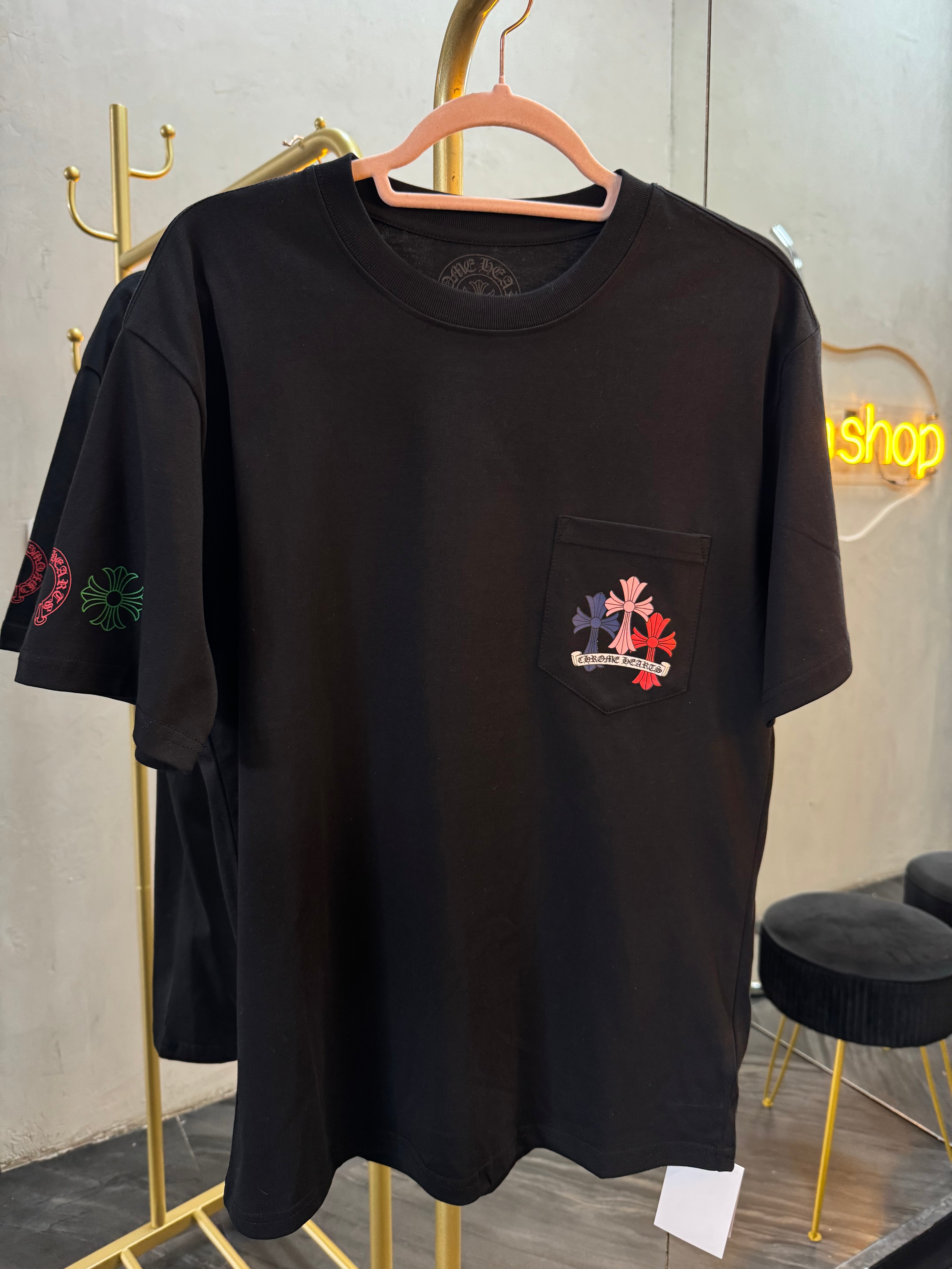 T-SHIRT NEGRA COL CROME H-4